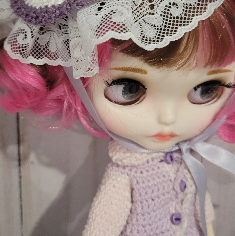BLYTHE doll with Crochet Dress And Hat - Picture 4 of 11